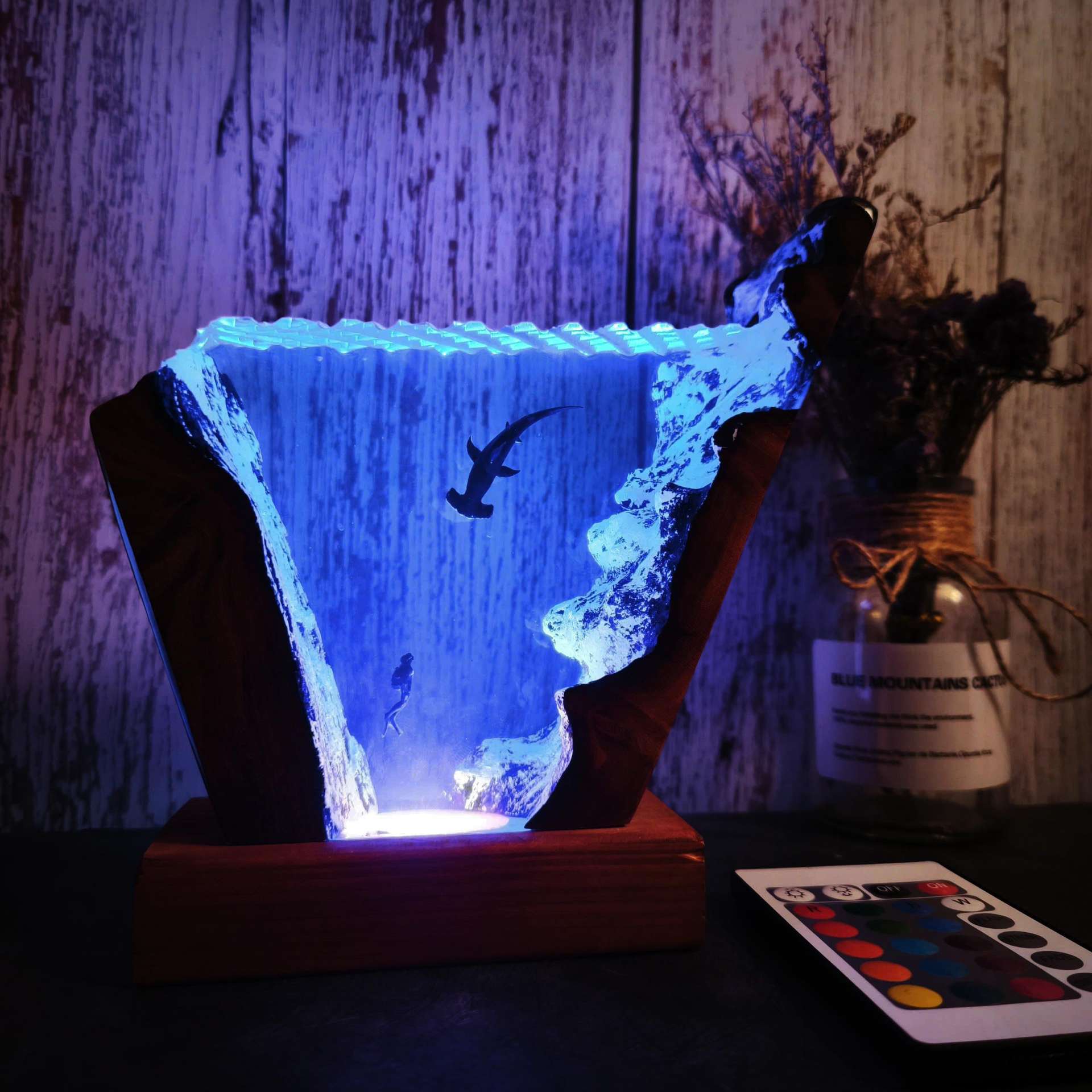 Resin Art Wedding Gift - Ornamento luminoso a forma di squalo